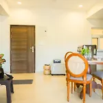 Alaya Stays 2 Bhk With Balcony & Lift - Veera Marina