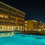 Alaya Stays 2 Bhk With Balcony & Lift - Veera Marina