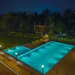 Alaya Stays 2 Bhk With Balcony & Lift - Veera Marina