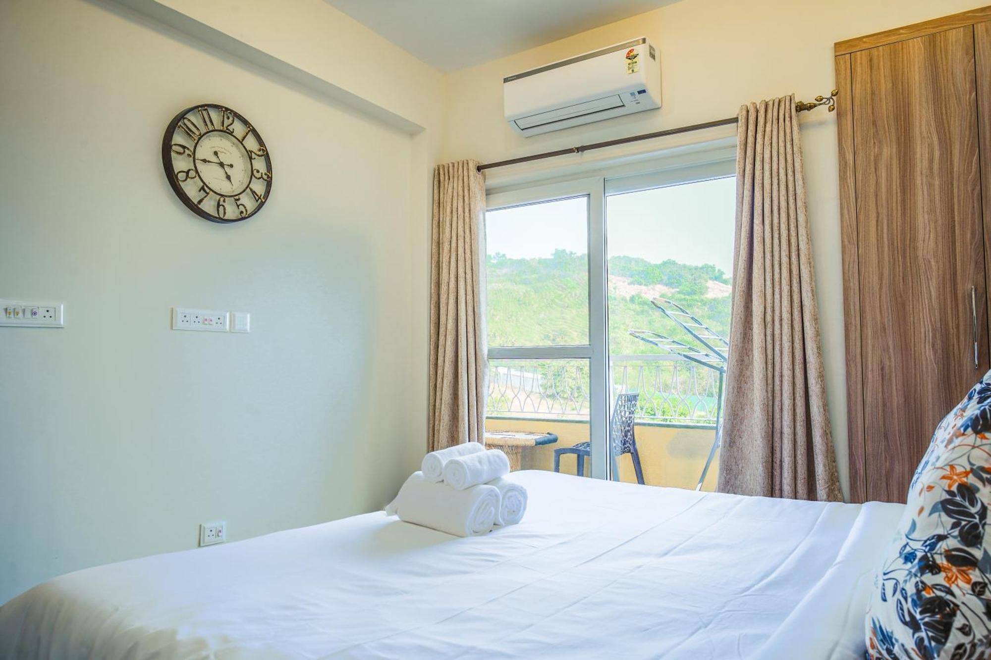 Apartment Alaya 2 Bhk With Balcony & Lift - Veera Marina *