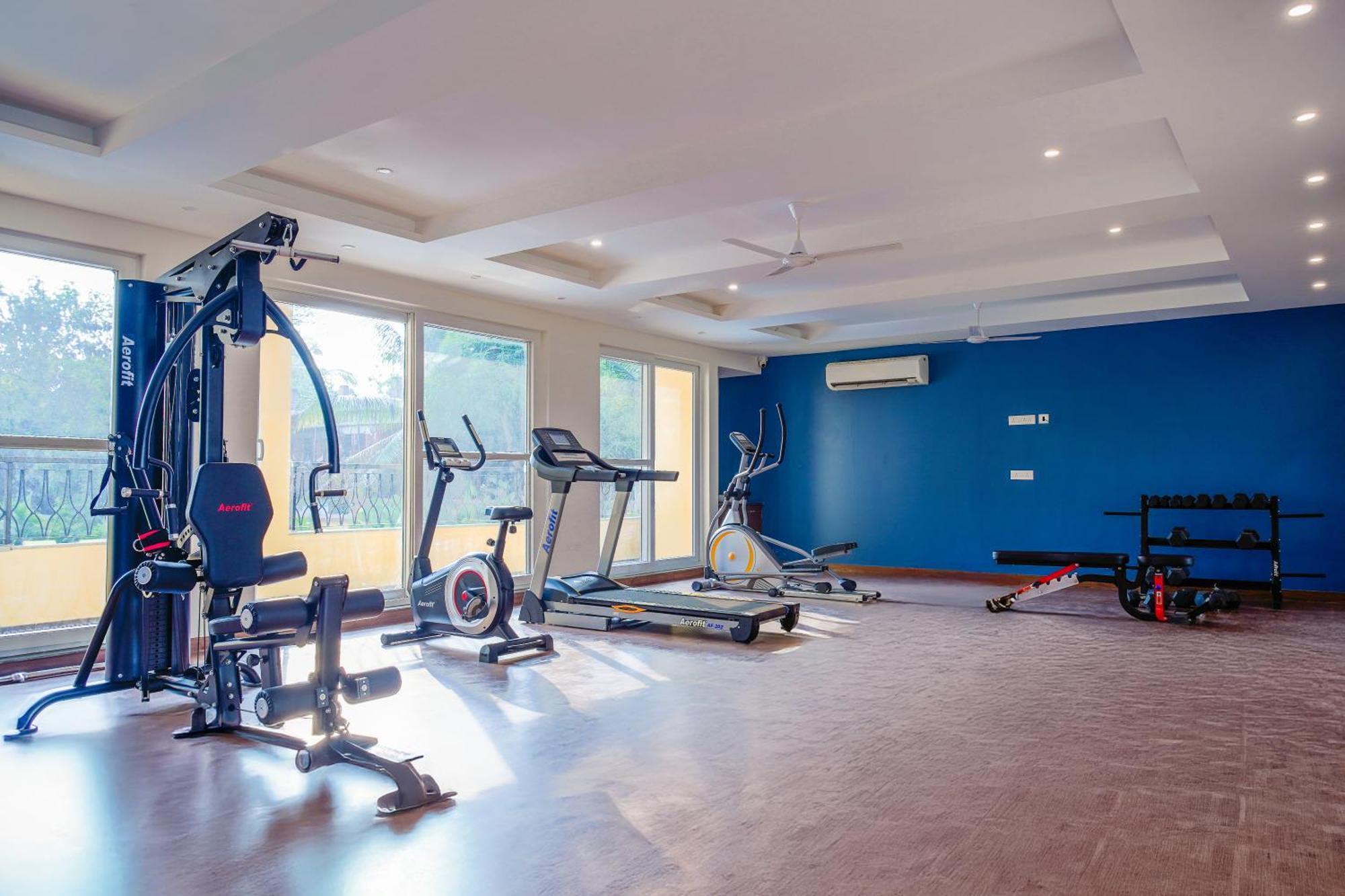 Alaya 2 Bhk With Balcony & Lift - Veera Marina Apartment