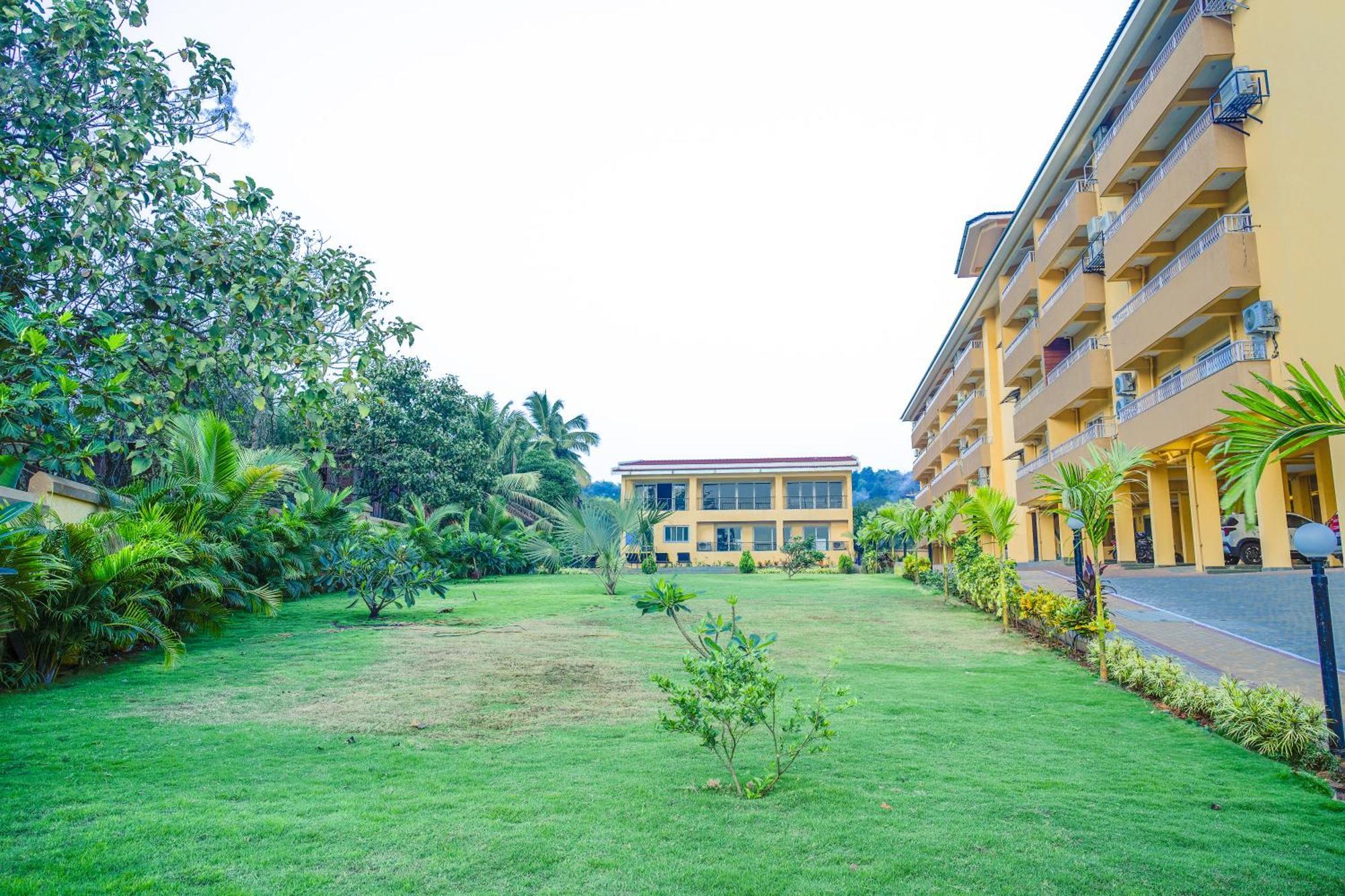 Alaya 2 Bhk With Balcony & Lift - Veera Marina