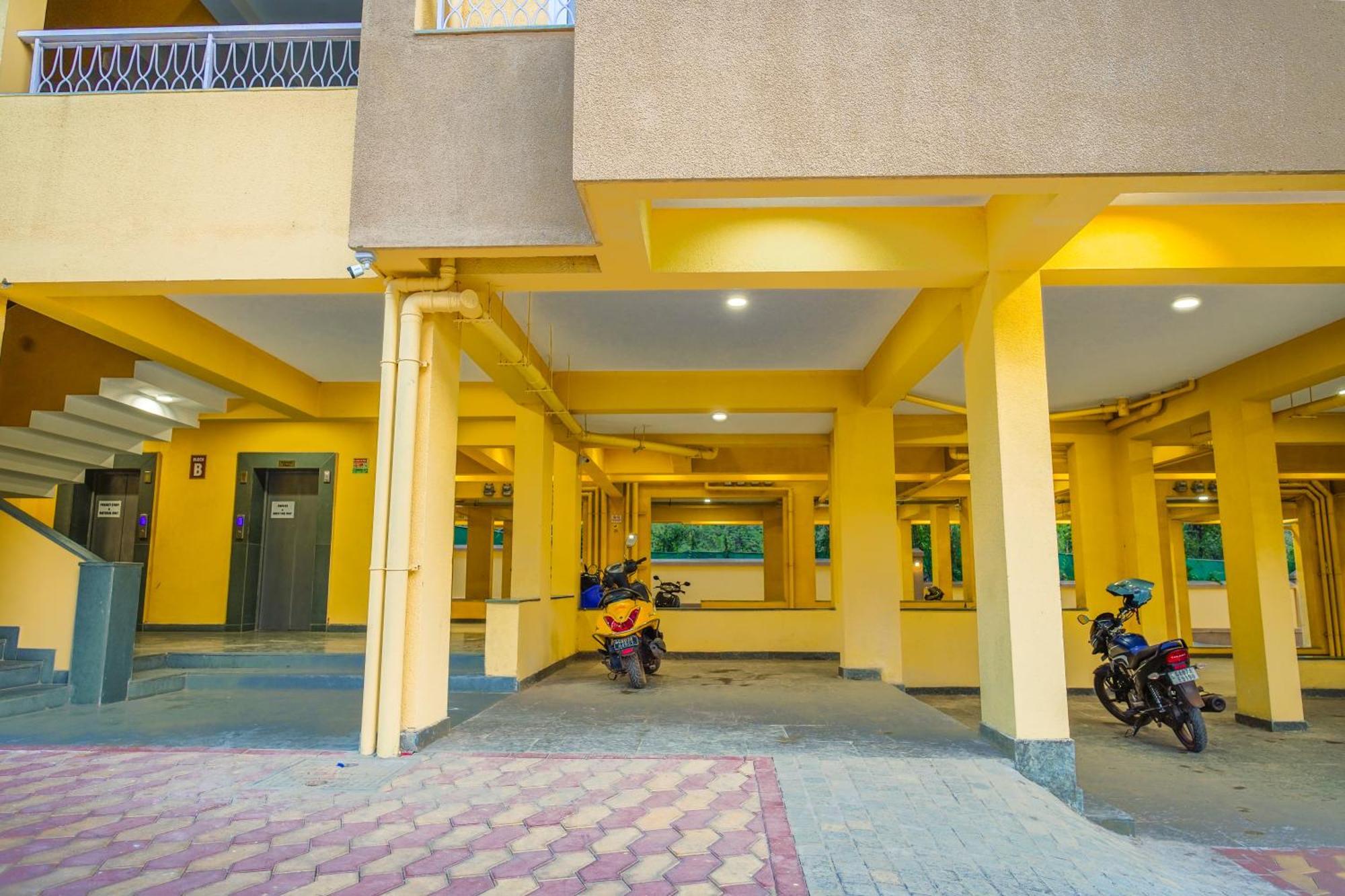 Alaya 2 Bhk With Balcony & Lift - Veera Marina Apartment