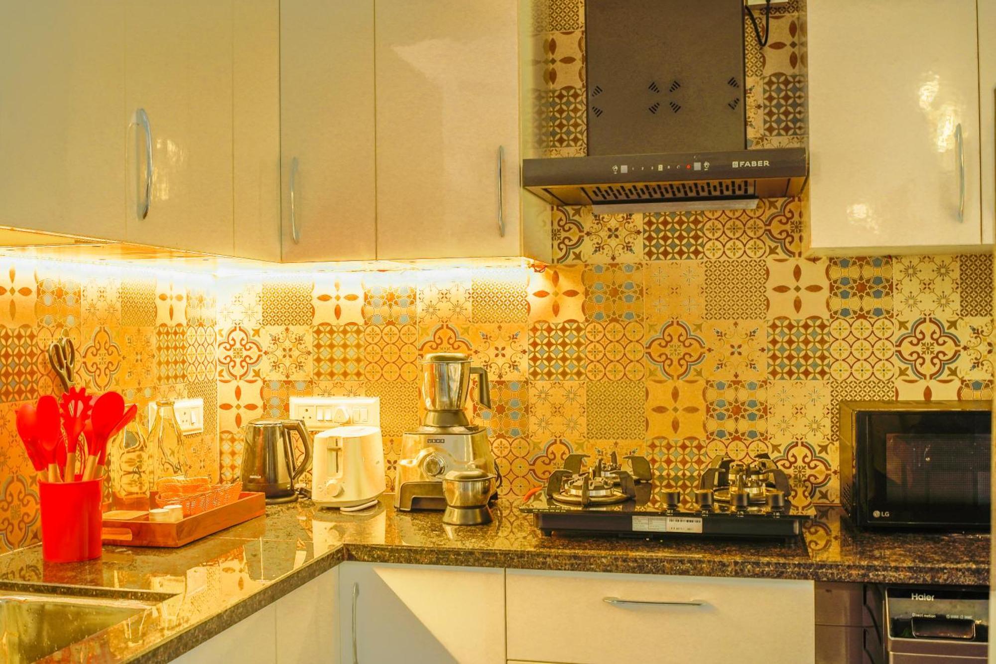 Apartment Alaya 2 Bhk With Balcony & Lift - Veera Marina *
