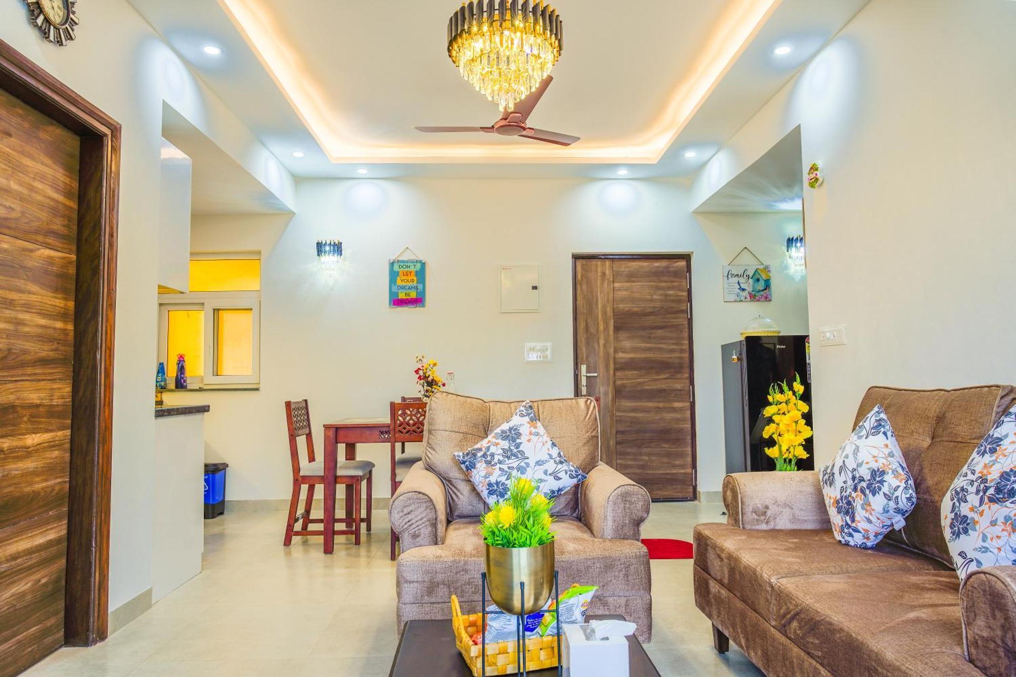 Apartment Alaya 2 Bhk With Balcony & Lift - Veera Marina