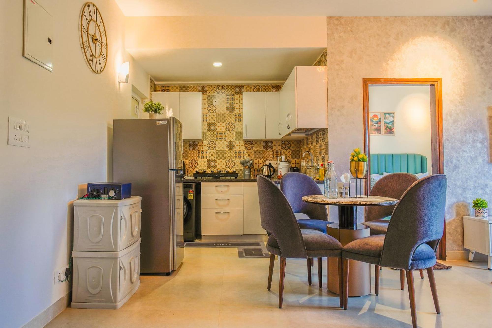 Apartment Alaya 2 Bhk With Balcony & Lift - Veera Marina *