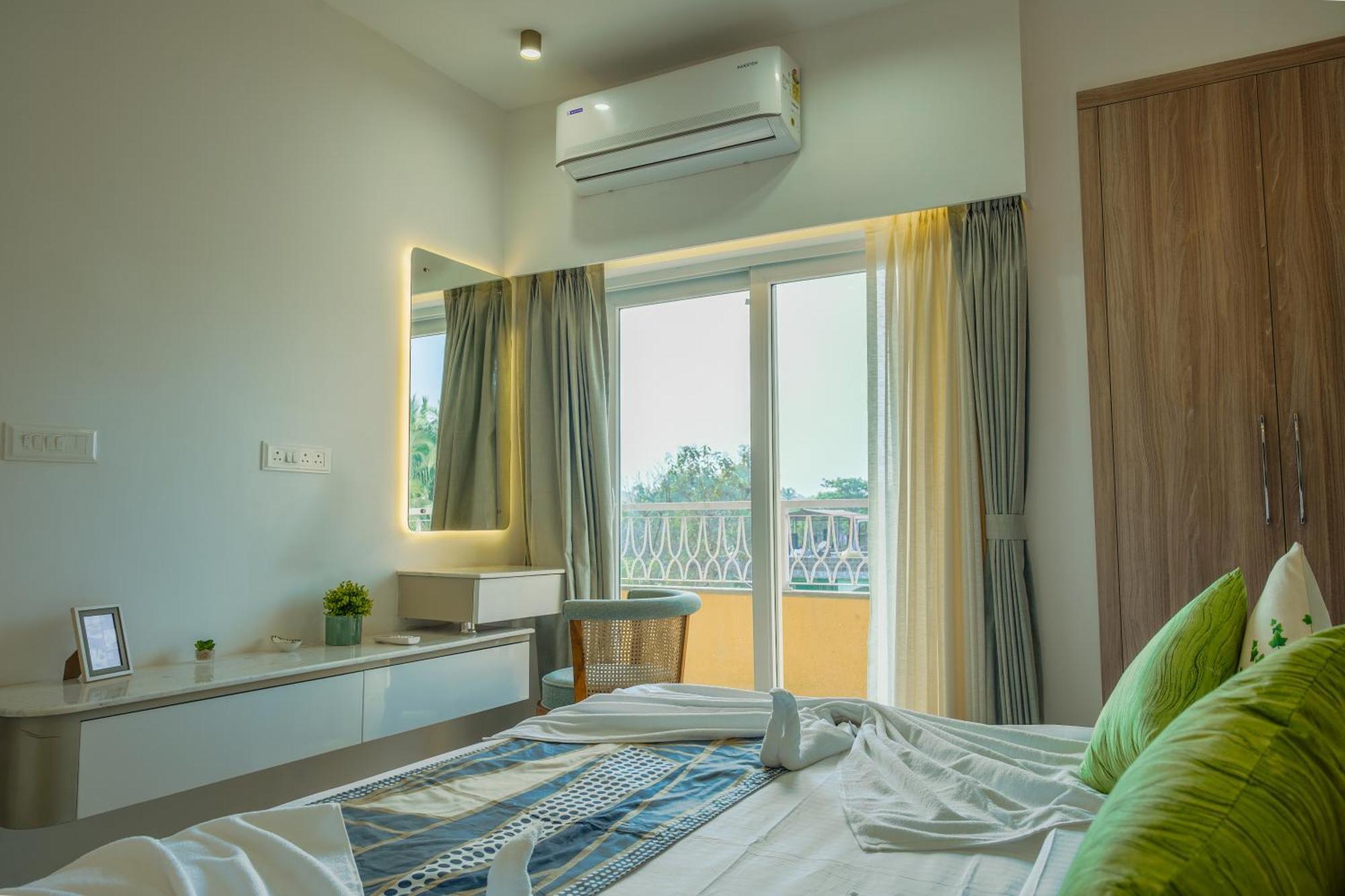 Alaya 2 Bhk With Balcony & Lift - Veera Marina * Candolim